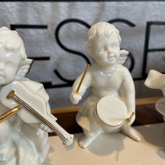 Vintage Mikasa Porcelain Angels set - Picture 3 of 11